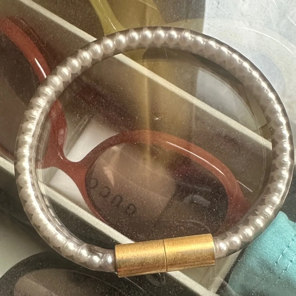 Authentic CHANEL Gold-Tone Logo pearl magnet Bracelet - Picture 2 of 5
